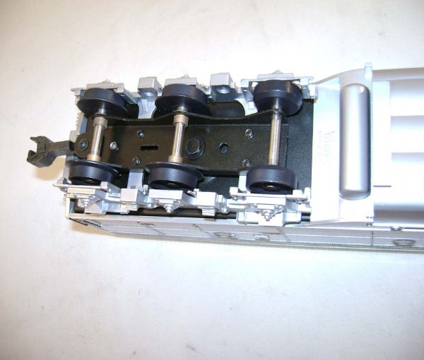 ABT: Weaver SF EMD E-8 B Non-Powered Diesel/OB - 7