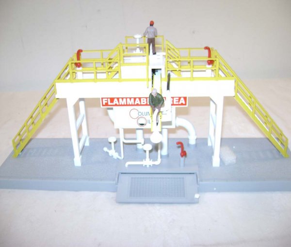ABT: MTH #30-9117 Columbia Oil Storage Tank Stati - 3