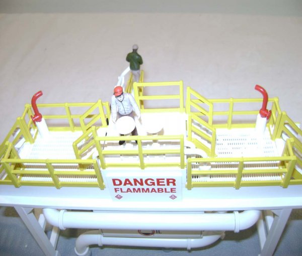 ABT: MTH #30-9117 Columbia Oil Storage Tank Stati - 7