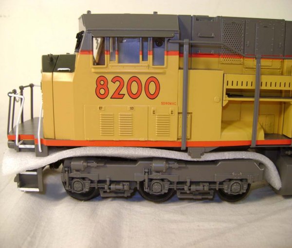 ABT: MTH #20-2191-1 Union Pacific SD-90/OB - 4