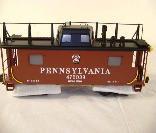 ABT: Lionel #51702 Penn Scale N-8 Caboose/OB - 4