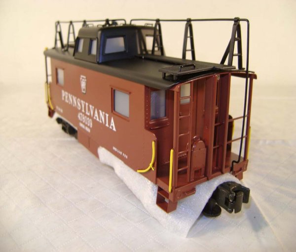 ABT: Lionel #51702 Penn Scale N-8 Caboose/OB - 6