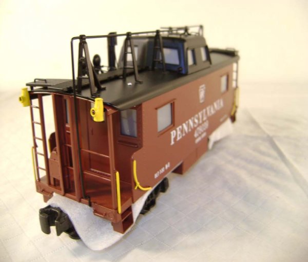 ABT: Lionel #51702 Penn Scale N-8 Caboose/OB - 9