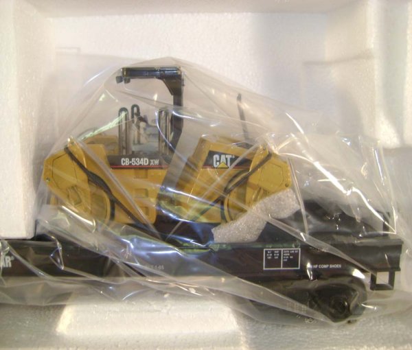 ABT: MTH #20-98496 Caterpillar Flat Cars with Asp - 7