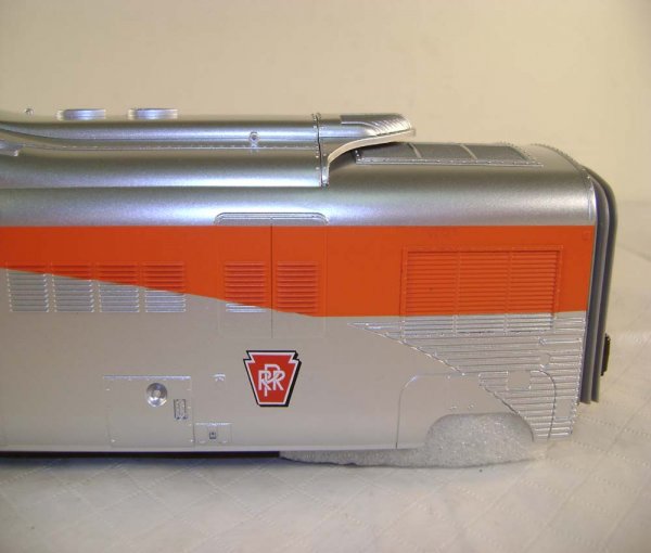 ABT: MTH #30-2210-1 Pennsylvania Aerotrain Set/OB - 4
