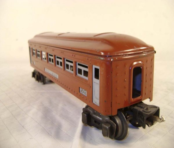 ABT: Lionel #2642/2642/2643 Brown Passenger Cars/1 - 9