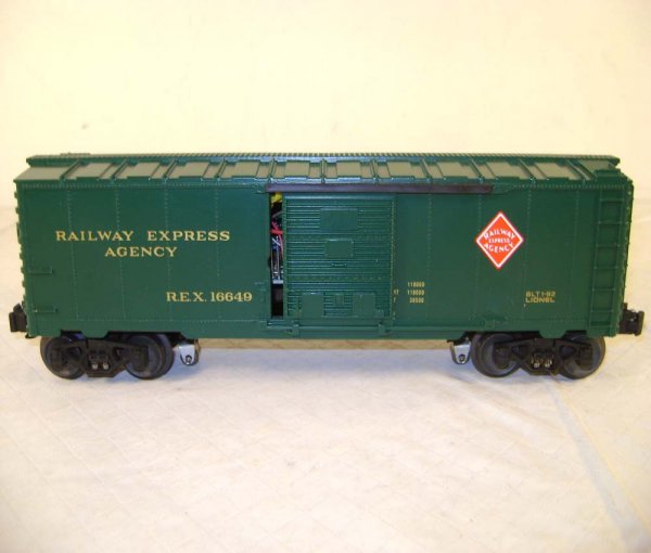 ABT: Lionel #16649 REA Car with Railsounds/OB - 4