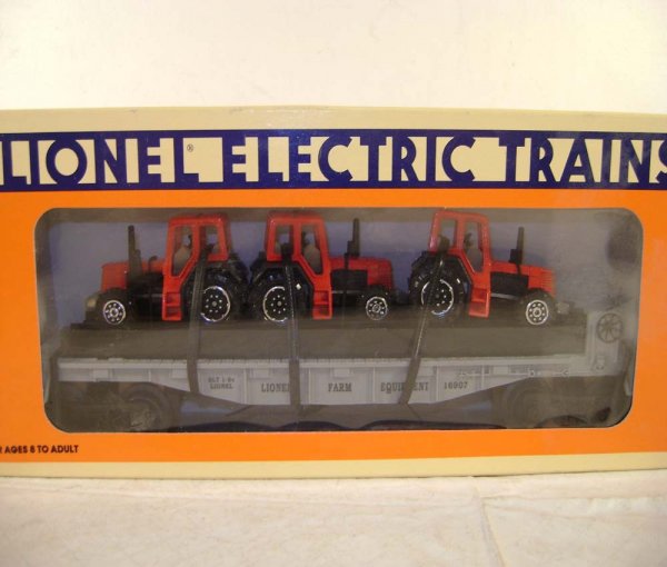 ABT: 5 Lionel Flat Cars with Loads/OBs - 10