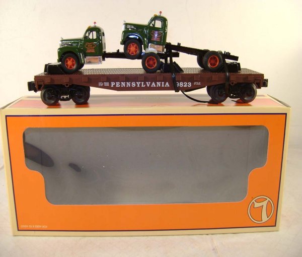 ABT: 5 Lionel Flat Cars with Loads/OBs - 2