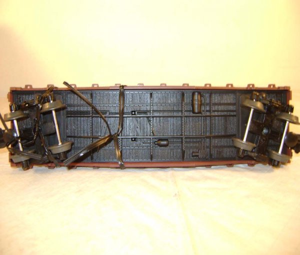 ABT: 5 Lionel Flat Cars with Loads/OBs - 4