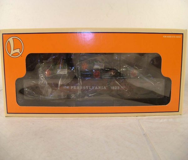 ABT: 5 Lionel Flat Cars with Loads/OBs - 6
