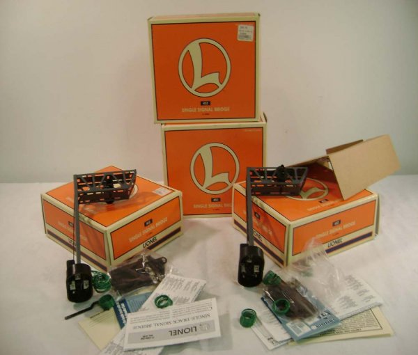ABT: 4 Mint Lionel #12894 Signal Bridges /OB