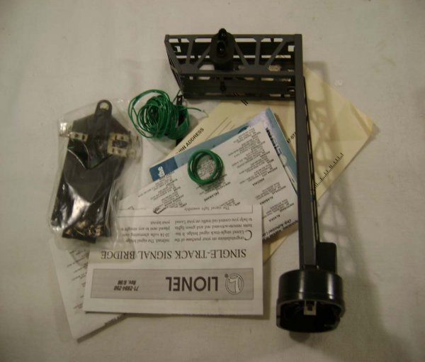 ABT: 4 Mint Lionel #12894 Signal Bridges /OB - 3