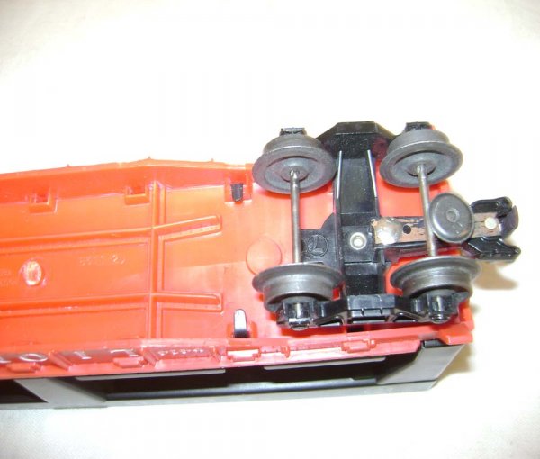 ABT: Lionel #6414 Auto Loader w/Green Automobiles - 10
