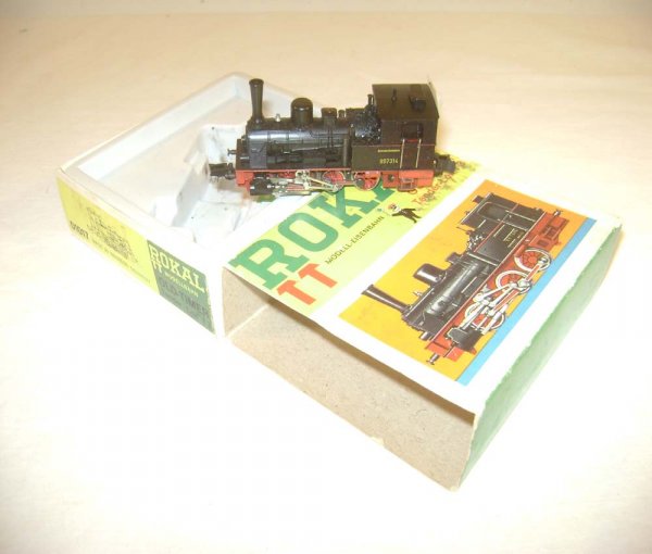 ABT: TT Rokal #01017 Old Time 0-6-0 Steam Engine/OB: Paul V. Ambrose and Drew J. Bauer present: This is the #01017 Old Time 0-6-0 Steam Engine that Rokal made in TT Gauge in the 1950s. Our Opinion is that it is generally in Like New Condition, minor sig
