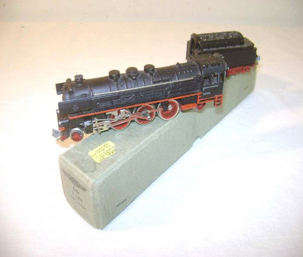ABT: TT Rokal #B0104 4-6-2 Steam Engine & Tender/OB: Paul V. Ambrose and Drew J. Bauer present: These are the #B0104 4-6-2 Pacific Steam Engine and Tender that Rokal made in TT Gauge in the 1950s. Our Opinion is that they are generally in Like New Condi