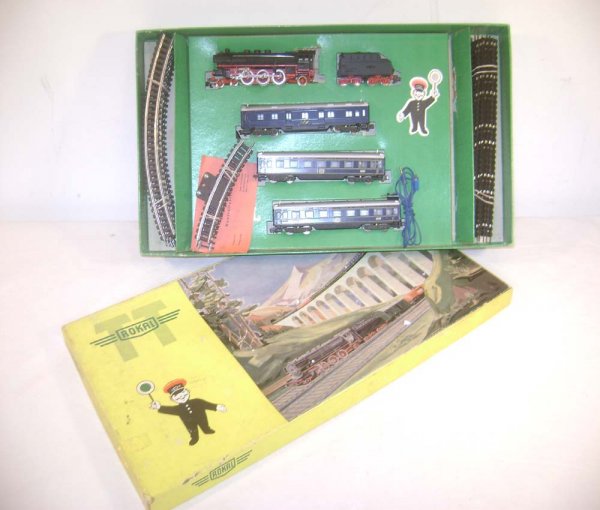 ABT: Great TT Rokal #21758 Steam Engine & Tender Pa: Paul V. Ambrose and Drew J. Bauer present: This is the #21758 Steam Engine & Tender Passenger Set that Rokal made in TT Gauge in the 1961. Includes the steam engine & tender, three passenger cars and 