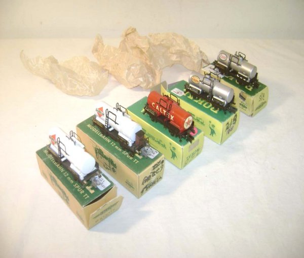 ABT: 5 TT Rokal Tank Cars/OBs: Paul V. Ambrose and Drew J. Bauer present: These are 5 Assorted Tank Cars that Rokal made in TT Gauge in the 1950s. Our Opinion is that they are generally in Excellent Condition, minor signs of wear. 