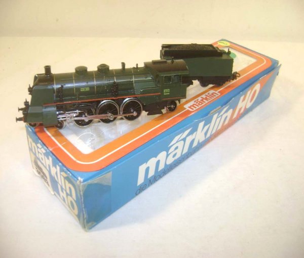 ABT: HO - Marklin #3083 4-6-2 Engine & Tender/OB: Paul V. Ambrose and Drew J. Bauer present: These are the #3083 4-6-2 Steam Engine & Tender that Marklin made a few years ago in HO gauge. Our Opinion is that they are generally in Like New Condition,