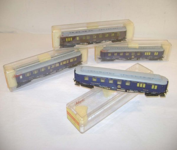 ABT: HO - Liliput Modelbann #26000/26100/26100/266: Paul V. Ambrose and Drew J. Bauer present: These are the Liliput Modelbann #26000/26100/26100/26600 Passenger Cars that Rheincold made in HO Gauge a few years ago. Our Opinion is that they are general