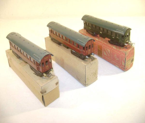 ABT: HO - 3 Marklin Passenger Cars/OBs: Paul V. Ambrose and Drew J. Bauer present: These are three Passenger Cars that Marklin made in HO Gauge in the 1940s/50s. Our Opinion is that they are generally in Excellent Plus Condition, minor wear