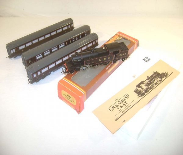 ABT: OO - Hornby #R088 LMS Class 4 P 4-6-0 Engine: Paul V. Ambrose and Drew J. Bauer present: These are the #R088 LMS Class 4 P 4-6-0 Engine & Tender & Three Passenger Cars that Hornby made in OO Gauge in the 1970s. Our Opinion is that they are genera