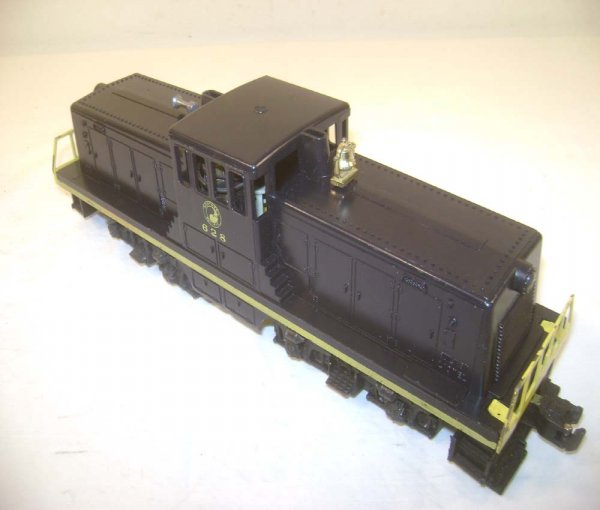 ABT: Lionel #628 Northern Pacific Center-Cab Switch: Paul V. Ambrose and Drew J. Bauer present: This is the #628 Northern Pacific Center-Cab Diesel Switcher that Lionel made in the later 1950s. A relatively clean frame that could also be used for the sc