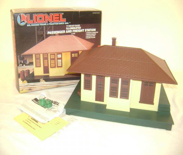 ABT: Mint Lionel #12728 Illuminated Passenger & Fre: Paul V. Ambrose and Drew J. Bauer present: This is the #12728 Illuminated Passenger & Freight Set that Lionel made a few years ago. Our Opinion is that it is generally in Mint Condition, no signs of u