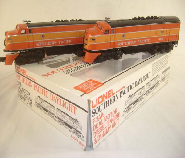 ABT: Lionel #8260/8262 Southern Pacific Daylight F: Paul V. Ambrose and Drew J. Bauer present: These are the #8260/8262 Southern Pacific Daylight F-3 AA Diesels with Dual Motors that Lionel made in the 1980s. Our Opinion is that they are generally in L