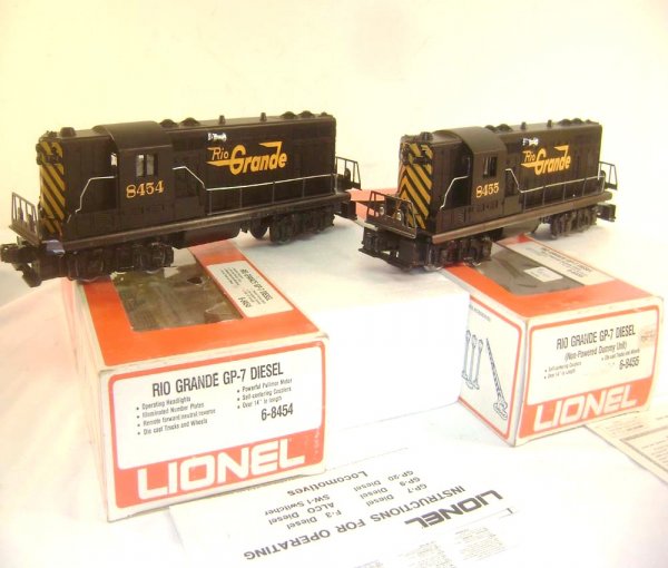 ABT: Great Lionel #8454/#8455 Denver & Rio Grande : Paul V. Ambrose and Drew J. Bauer present: These are the #8454/#8455 Denver & Rio Grande GP-7 Diesel and Dummy that Lionel made in the 1970s. Our Opinion is that they are generally in Like New Conditi