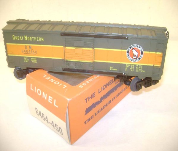 ABT: Mint Lionel #6464-450 Great Northern Box Car/: Paul V. Ambrose and Drew J. Bauer present: This is the #6464-450 Great Northern Box Car that Lionel made circa 1966. Type IV body with Plastic AAR Trucks. Our Opinion is that it is generally in no-exc