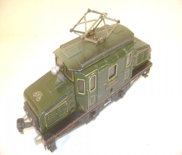 ABT: Marklin O Gauge #RU66/12920 Electric Dark Gree: Paul V. Ambrose and Drew J. Bauer present: This is the #RU66/12920 Dark Green Electric Electric-Type Engine that Marklin made in O Gauge in the 1930s. Our Opinion is that it is generally in Very Good