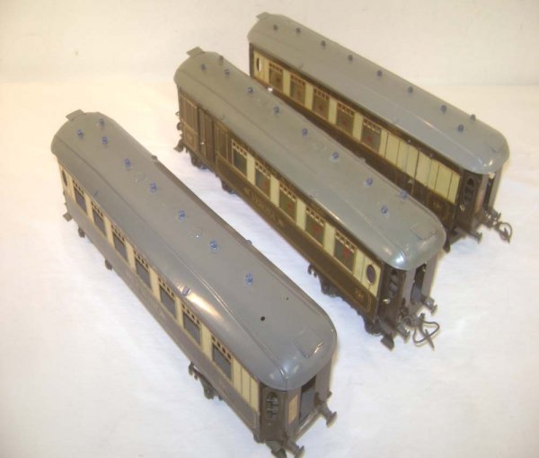 ABT: 3 Hornby No. 2/3 Pullman O Gauge Coaches: Paul V. Ambrose and Drew J. Bauer present: These are three Pullman Coaches that Hornby made in O-gauge circa the late 1920s and 1930s. Included are an Arcadia and Verona Composite Coach, and an Iolant