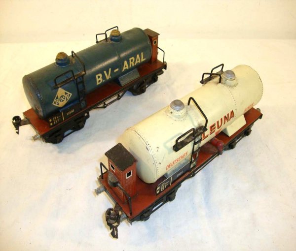 ABT: 2 Wonderful Marklin O Gauge Tank Wagons: Paul V. Ambrose and Drew J. Bauer present: These are two highly detailed 9-inch Tank Wagons that Marklin made in O-gauge circa the late 1930s. Examples are marked Leuna and B.V.-Aral and both include 