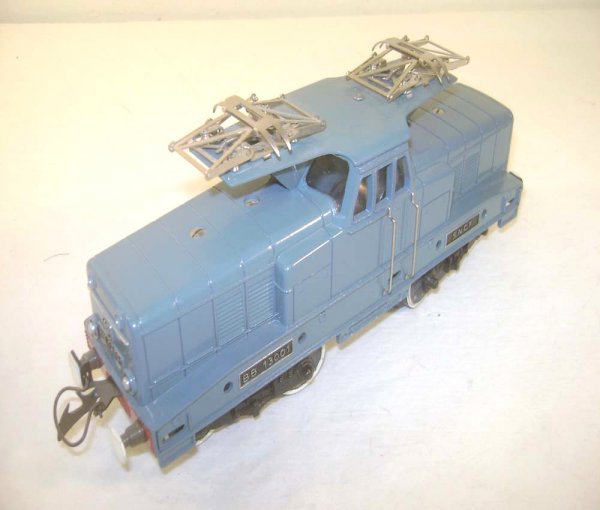 ABT: Nice Hornby O Gauge S.N.C.F. Electric #13001: Paul V. Ambrose and Drew J. Bauer present: This is the diecast #13001 S.N.C.F.(French National Railway) Electric that Hornby made Post War. Our Opinion is that it is generally Like New Condition. No B