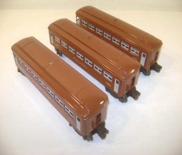 ABT: Nice Lionel #6442 /42/43 Brown Sheet-Metal Pa: Paul V. Ambrose and Drew J. Bauer present: These are the #6442/42/43 Brown-painted sheet-metal Passenger cars that Lionel made in the late 1940s. A nice a matched three-car set with two Pullmans. Whit