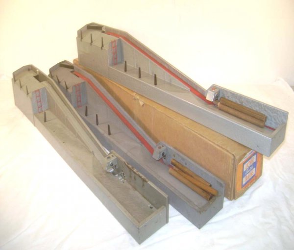 ABT: Nice Lionel #364 Operating Lumber Loader and : Paul V. Ambrose and Drew J. Bauer present: This is the #364 Operating Lumber Loader that Lionel made circa 1950. Our Opinion is that the one complete example is generally in Excellent Condition; inclu