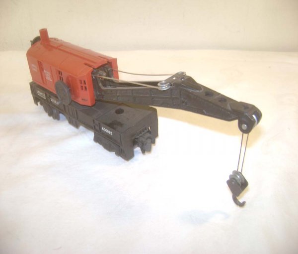 ABT: Nice Lionel #656025 Black//Red Operating Cran
