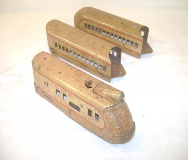 ABT: Marx M-10000 3 Piece Union Pacific Streamline: Paul V. Ambrose and Drew J. Bauer present: This is the #M-10000 3 Piece Union Pacific Streamline Set that Marx made in O Gauge in the 1930s. Our Opinion is that the Set is generally in Very Good Minus