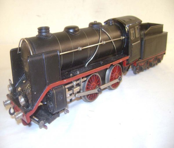 ABT: Nice Marklin O Gauge #E920 & E929/0 Clockwork: Paul V. Ambrose and Drew J. Bauer present: These are the #E920 & E929/0 Clockwork Steam Engine and Tender that Marklin made in O Gauge in the 1930s. Our Opinion is that they are generally in Excellent