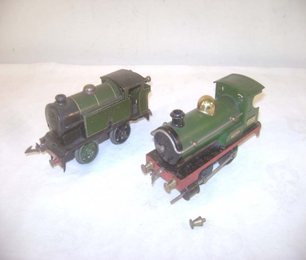 ABT: Hornby #2710 & E126 Clockwork O Gauge Tank En: Paul V. Ambrose and Drew J. Bauer present: These are two Green Clockwork Tank Engines that Hornby made in O-gauge circa the 1930s. Included are the #2710 model with Meccano Builder's Plate in Very Goo