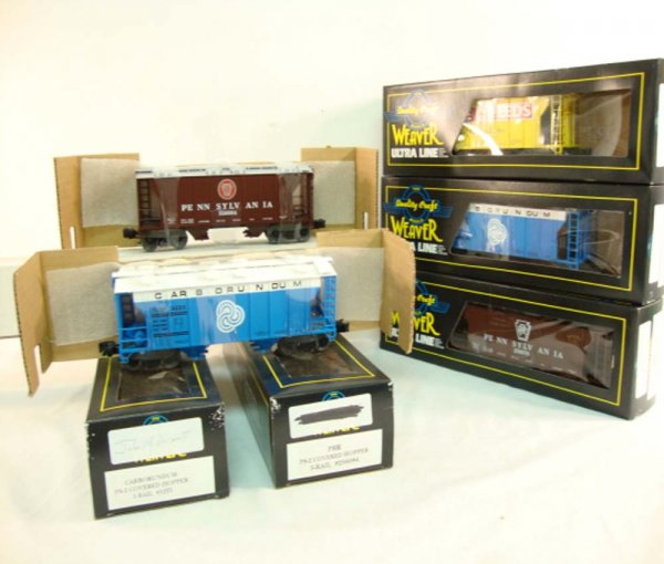 ABT: 5 Weaver Assorted O Gauge Freight Cars/OBs: Paul V. Ambrose and Drew J. Bauer present: These are five Assorted Freight Cars that Weaver made in O Gauge a few years ago. Included are the #256084/256078 PRR Covered Hopper, the #5223/5214 Carborun