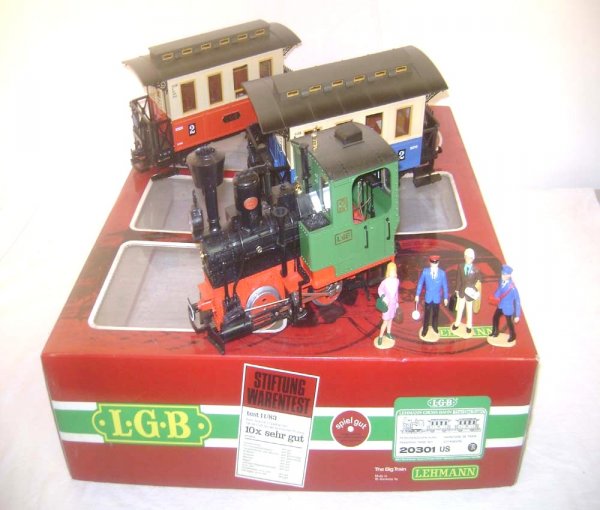 ABT: LGB G Scale #20301 US Three Piece Passenger Set: Paul V. Ambrose and Drew J. Bauer present: This is the #20301 US Three Piece Passenger Set that LGB made in G Scale a few years ago. Our Opinion is that it is generally in Like New Condition but missi