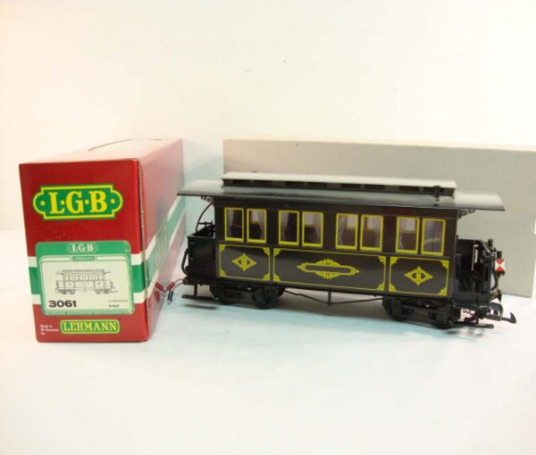 ABT: LGB #3061 G Scale Passenger Coach/OB: Paul V. Ambrose and Drew J. Bauer present: This is the #3061 Passenger Coach that LGB made in G Scale a few years ago. Our Opinion is that it is generally in Like New Condition, no signs of use other 