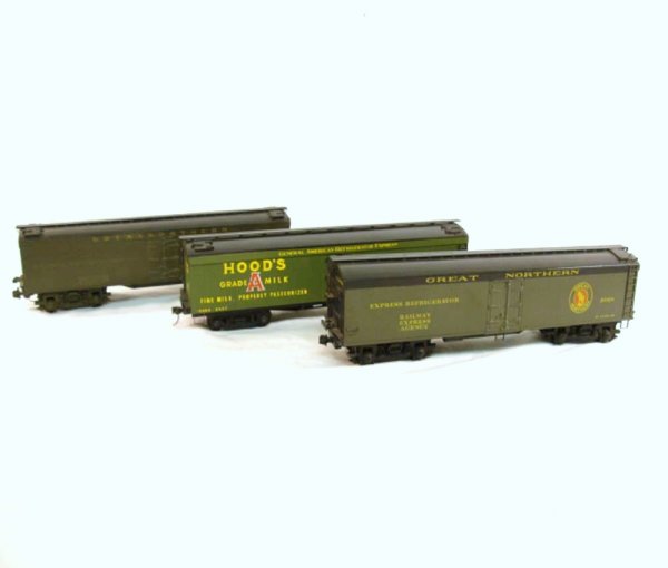 ABT: 3 O-Scale Highly Detailed Old Reefers: Paul V. Ambrose and Drew J. Bauer present: These are three old highly-detailed Reefers that were sold as kits back in the 1950s for O-Scale. Our Opinion is that they are generally in Excellent Conditi