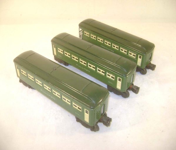 ABT: Lionel #6440 (2) & #6441 Green Sheet-Metal Pa: Paul V. Ambrose and Drew J. Bauer present: These are two Green sheet-metal #6440 Pullmans and the #6441 Observation Car that Lionel made circa 1949. Please add $16.00 for US-48 Shipping and Insurance.