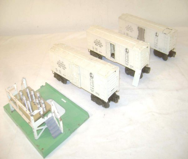 ABT: Lionel #3462/72/82 Operating Milk Cars &1 Pla: Paul V. Ambrose and Drew J. Bauer present: These are the #3462, #3472, and #3482 Operating Milk Cars plus one Platform Assembly that Lionel made in the late 1940s and early 1950s. Note several broken 