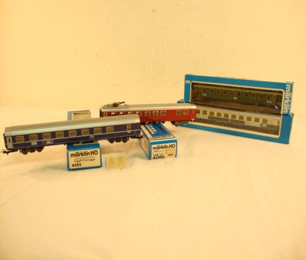 ABT: Marklin HO #4068 Restaurant & #4141/4151/4177 : Paul V. Ambrose and Drew J. Bauer present: These are the #4068 Swiss Railway Restaurant Car, and the #4141, #4151, and #4177 assorted Railway Passenger Coaches that Marklin made in HO circa the recent