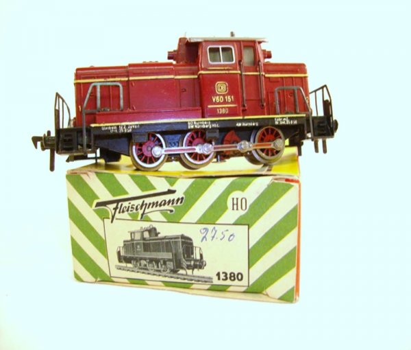 ABT: Nice Fleischmann HO #1380 DB Electric/OB: Paul V. Ambrose and Drew J. Bauer present: This is the #1380 DB (Deutsche Bundesbahn) Diesel that Fleischmann made in HO circa the 1950s. Our Opinion is that it is generally in Like New Condition. Inc