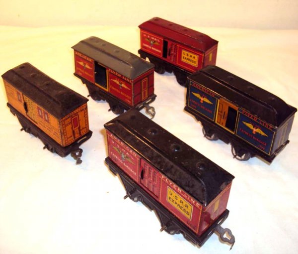 ABT: 5 Assorted American Flyer O Gauge Baggage/Post: Paul V. Ambrose and Drew J. Bauer present: These are four #1108 Baggage Cars and one unnumbered Post Office Car that American Flyer made in O Gauge circa the 1920s. Please add $20.00 for US-48 Shippin